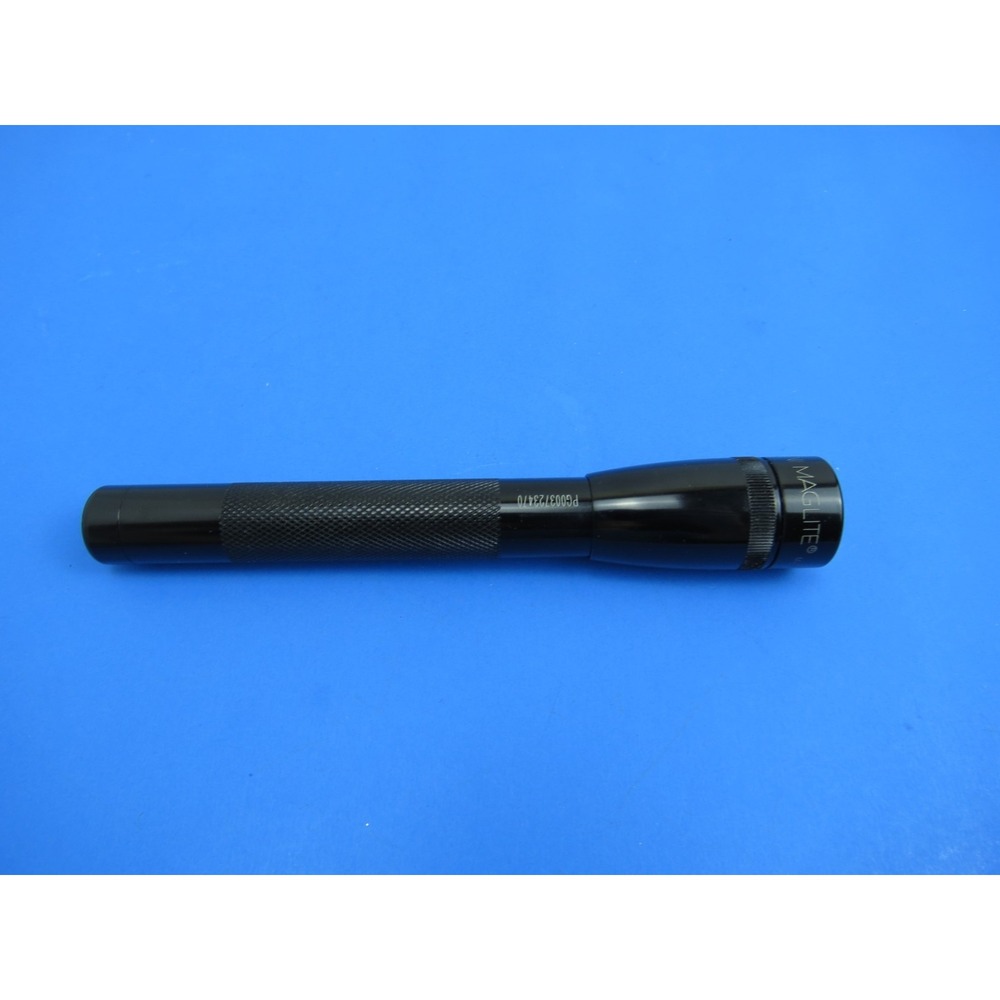 Small Black Maglite LED Flashlight 2AA